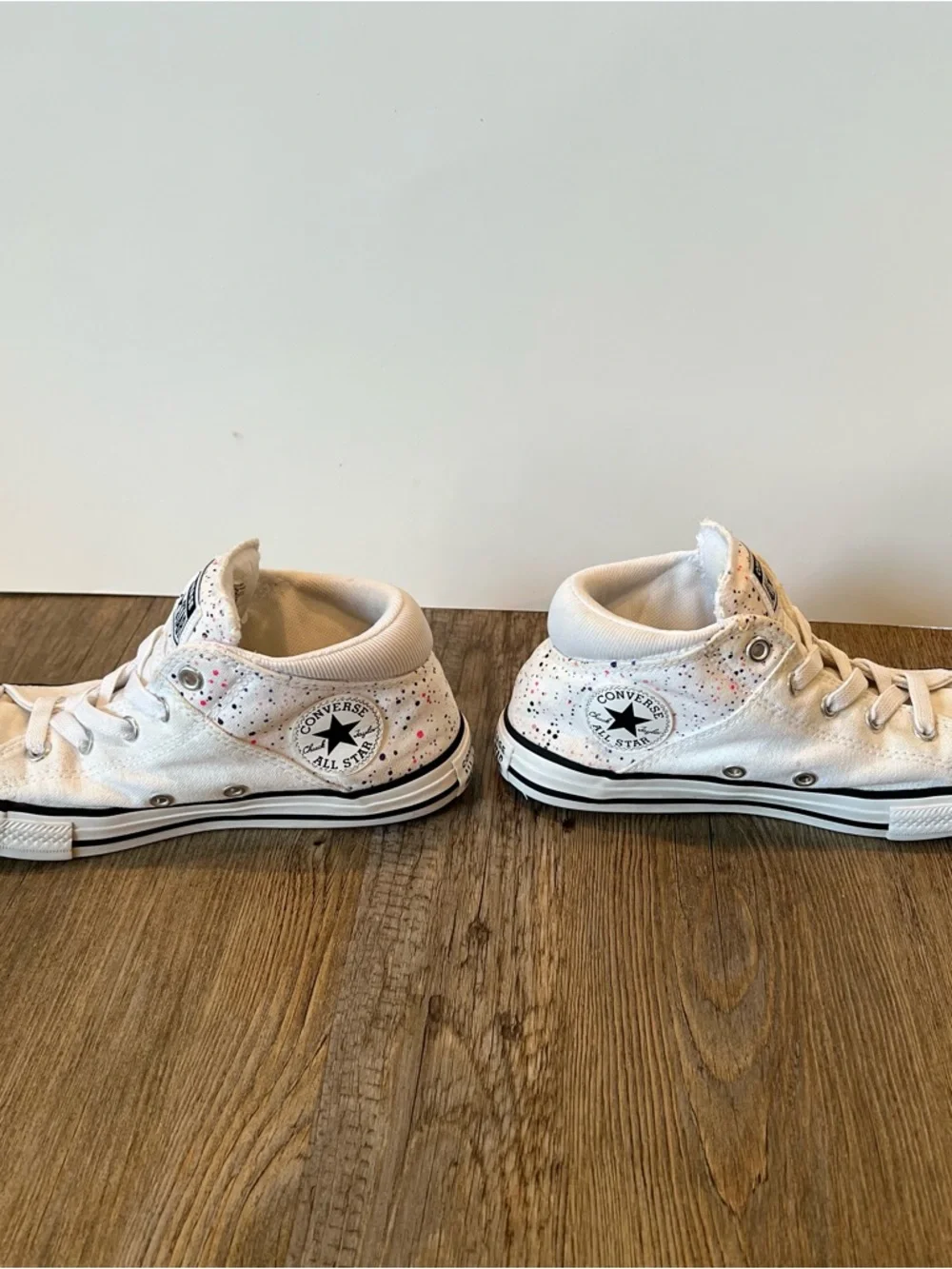 Kids Size 2 Converse White Low Top Sneakers with Black Trim and speckled